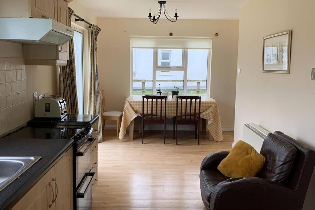 Elegant Lahinch/ Liscannor Cottage 3B 3Br Екстериор снимка